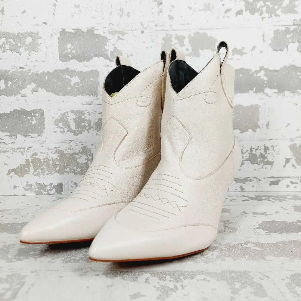 NEW Jessica Simpson Nelda Cream/Off White Faux Leather Western Ankle Boots M1038 - Picture 2 of 12